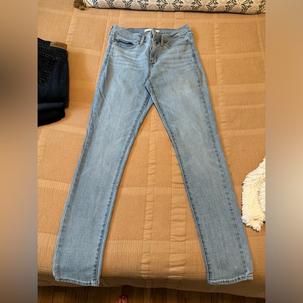 Levi’s 312 Shaping Skinny Jeans
